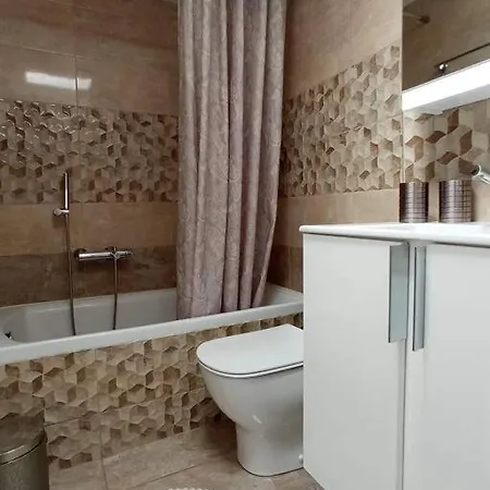 By The Sea - Central 2 Bedroom Apartment Rhodes City