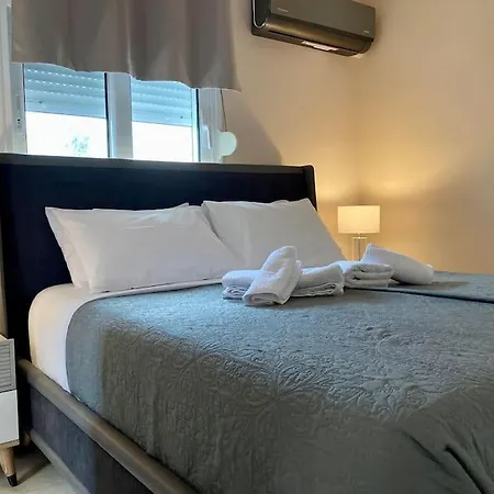 By The Sea - Central 2 Bedroom Apartment Apartamento Rhodes City